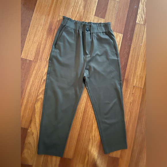 Zara High-Waisted Barrel Pants in military green size medium - Picture 2 of 9